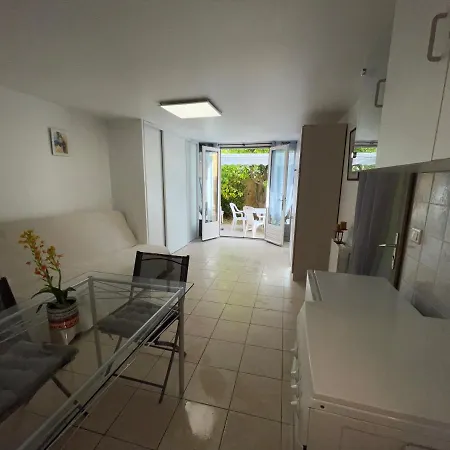 Apartment Pied Dans L Eau