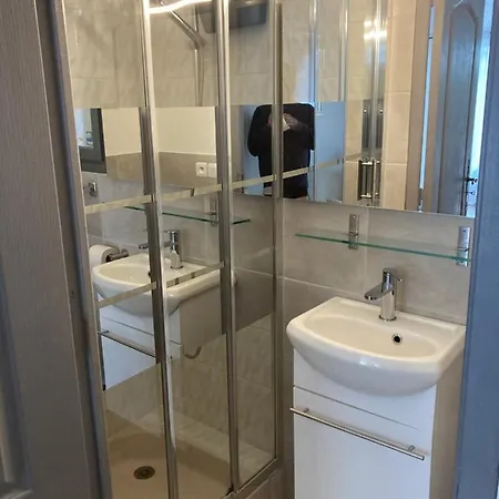 Pied Dans L Eau * La Londe-les-Maures